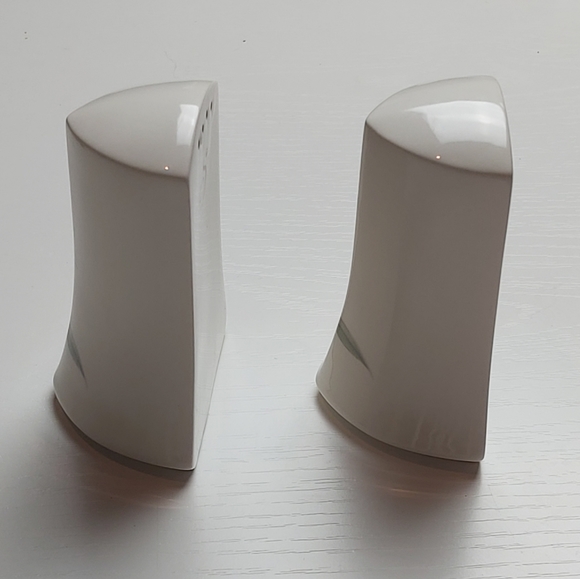 Nikko company japan porcelain salt and pepper shakers peachglow - Picture 7 of 10